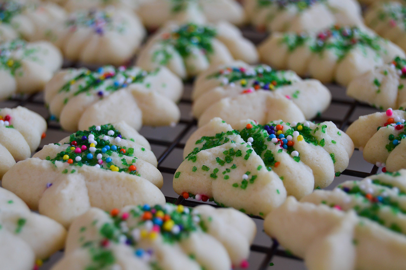 Receta de polvorones con grageas por Camille Conde Montero. Polvorones en forma de arbolitos de Navidad