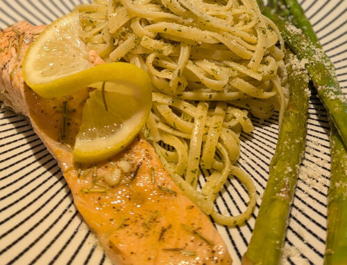 Salmón con vino blanco